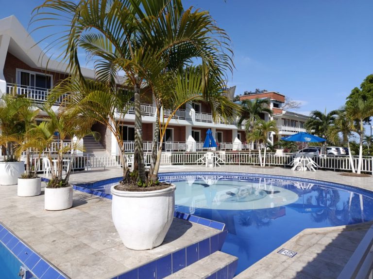 Hotel Villa del Sol Tumaco - Zonas Humedas - Piscina niños y adultos